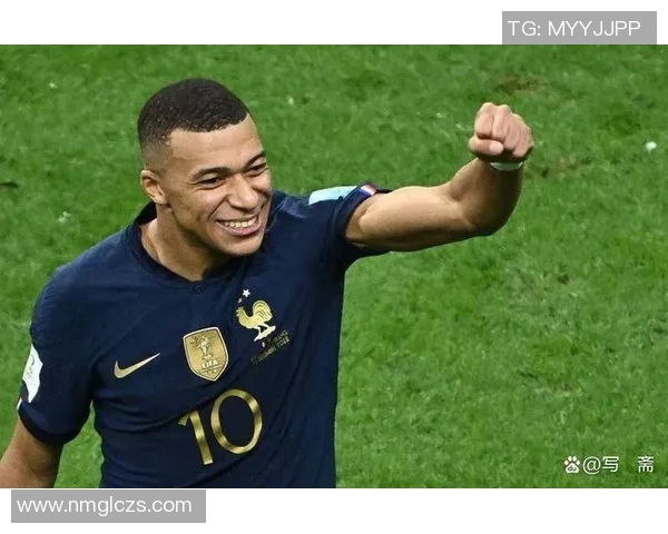 足球明星丽娜的成长历程与辉煌成就全解析 足球明星丽娜的成长历程与辉煌成就全解析